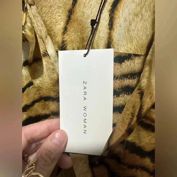 ZARA WOMAN CAMEL/BLACK ANIMAL PRINT FLOWING SHIRT BLOUSE SIZE SMALL NWT - Picture 5 of 6